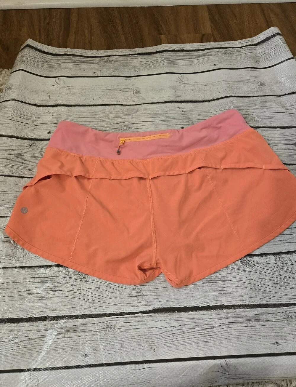 Lululemon Run Speed Shorts Coral Orange Pink Waistband Size 10 Zip Pocket